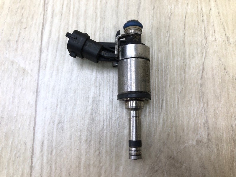 Форсунка топливная HYUNDAI ACCENT RB 10- 2013 1.6 G4FD 35310-2B130 Б/У