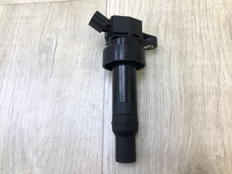 Запчасть катушка зажигания HYUNDAI ACCENT RB 10- 2013 1.6 G4FD 27301-2B100 Б/У Катушка зажигания HYUNDAI ACCENT RB 10- 2013 1.6 G4FD 27301-2B100 Б/У