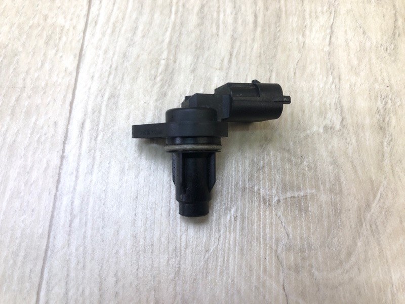 Датчик положения распредвала HYUNDAI ACCENT RB 10- 2013 1.6 G4FD 39350-2B030 Б/У