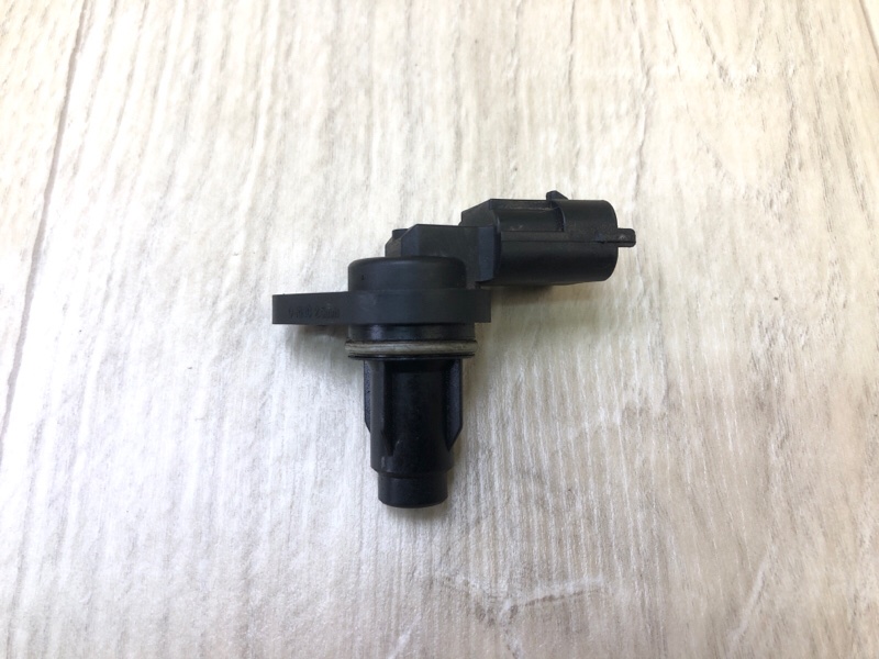 Датчик положения распредвала HYUNDAI ACCENT RB 10- 2013 1.6 G4FD 39350-2B030 Б/У