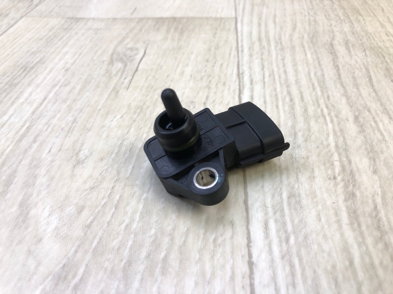 Датчик абсолютного давления (MAP sensor) HYUNDAI ACCENT RB 10- 2013 1.6 G4FD 39300--2B000 Б/У