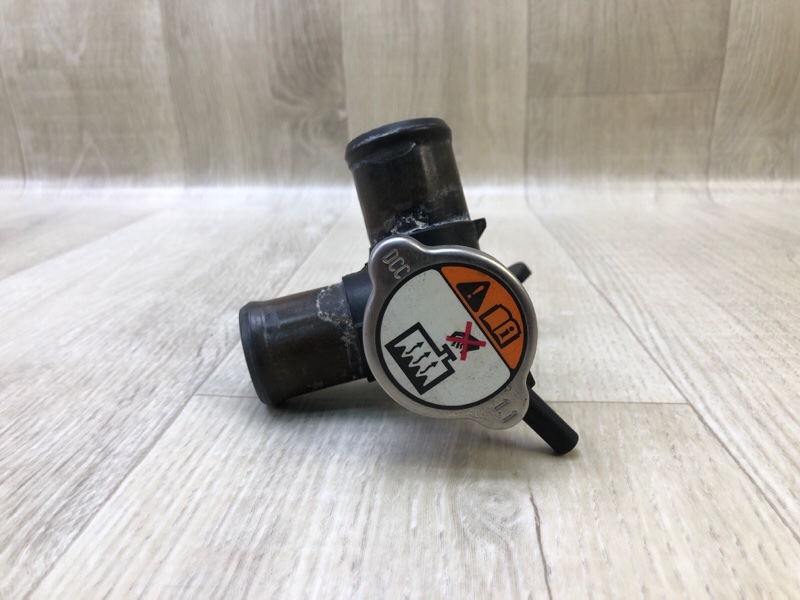 Горловина радиатора HYUNDAI ACCENT RB 10- 1.6 G4FD Горловина радиатора HYUNDAI ACCENT RB 10- 1.6 G4FD