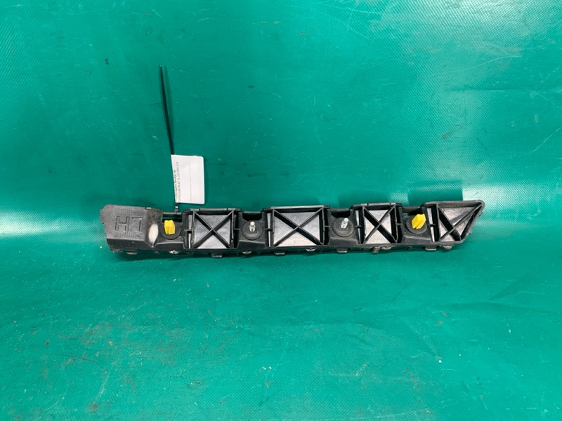 Кронштейн заднего бампера левый ELANTRA AD 16- 2016 2.0 G4NH