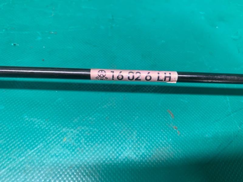 Торсион крышки багажника левый HYUNDAI ELANTRA AD 16- 2.0 G4NH