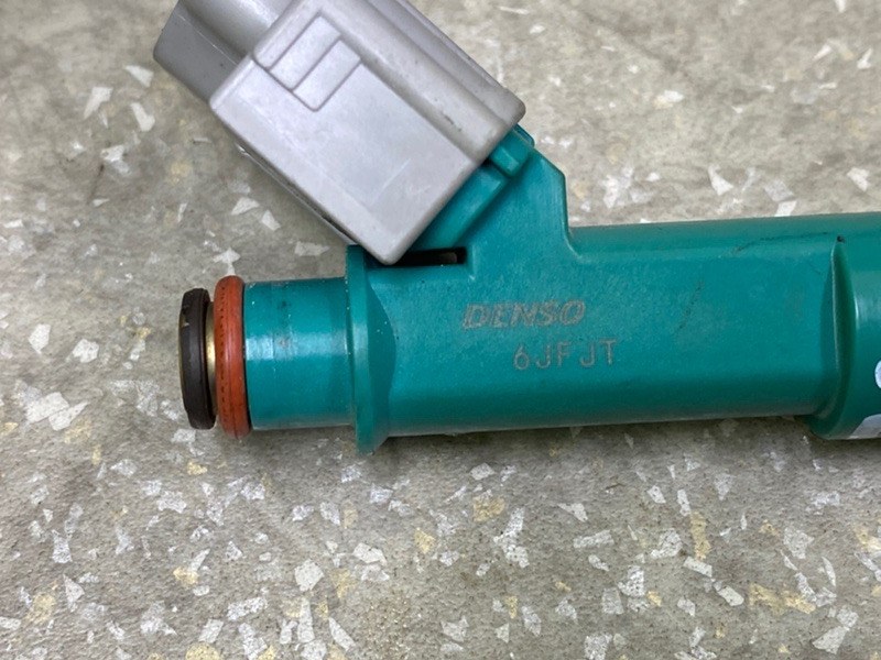 Форсунка топливная TOYOTA RAV4 05-12 2.4 2AZFE