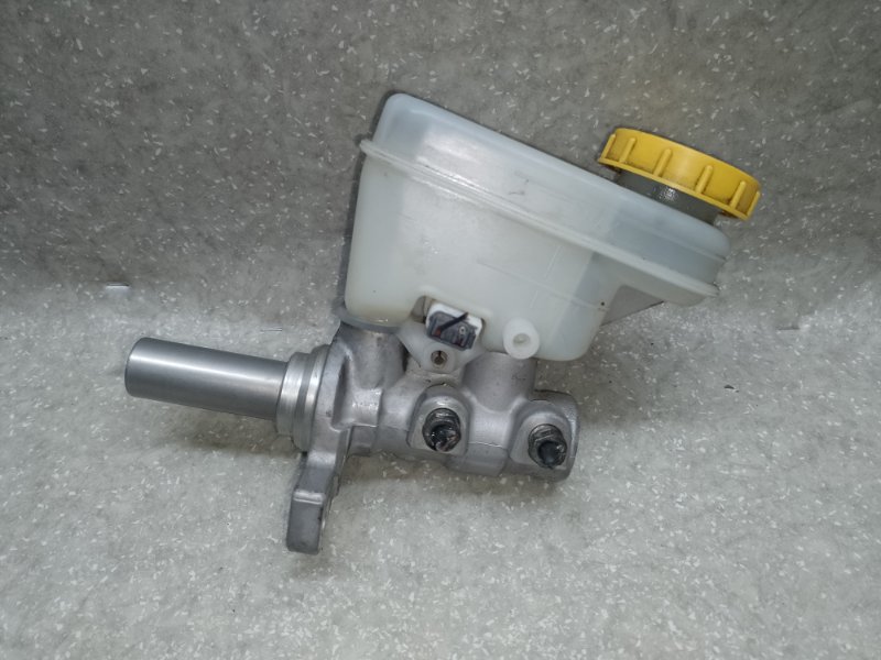 Главный тормозной цилиндр SUBARU FORESTER 12-19 2013 2.5 FB25B 26401FJ070 Б/У
