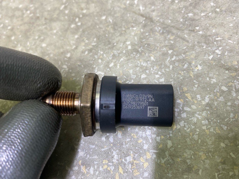 Датчик давления топлива ESCAPE 19 - 2020 C15FDOS