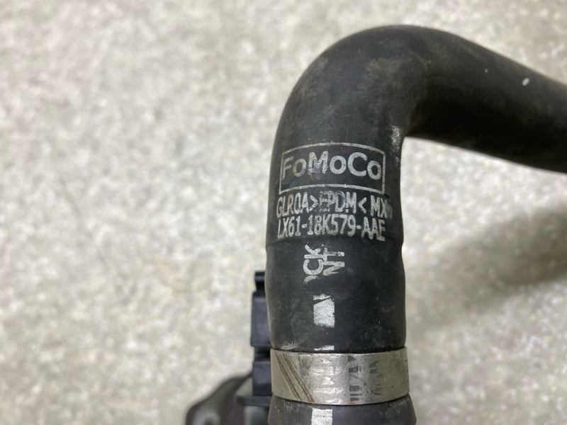 Патрубок системы охлаждения FORD ESCAPE 19 - C15FDOS Патрубок системы охлаждения FORD ESCAPE 19 - C15FDOS