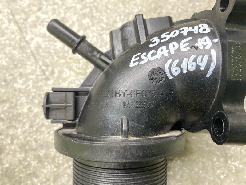 Патрубок интеркулера ESCAPE 19 - 2020 C15FDOS Патрубок интеркулера ESCAPE 19 - 2020 C15FDOS