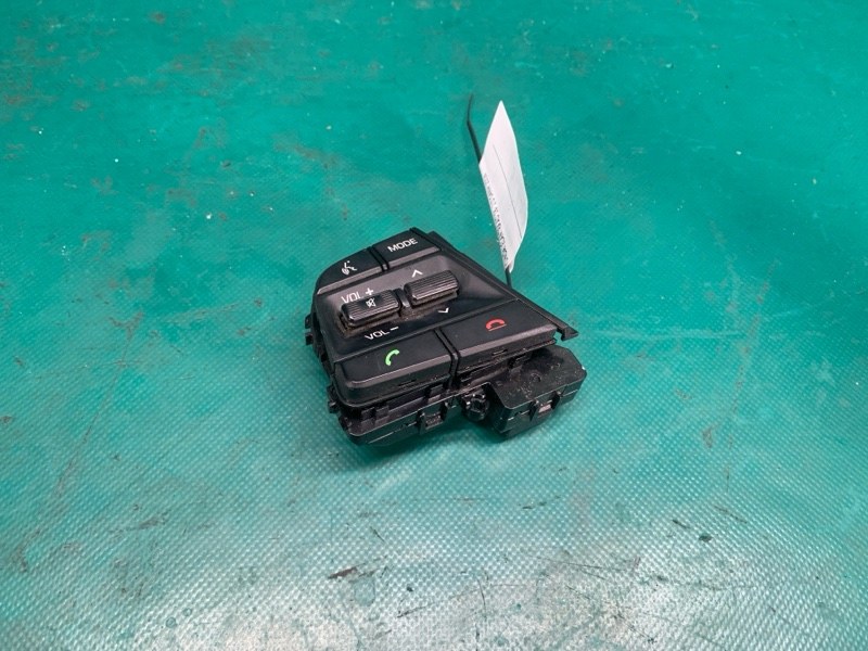 Кнопки на руль левые HYUNDAI ELANTRA AD 16- 2016 2.0 G4NH 96700F2210 Б/У