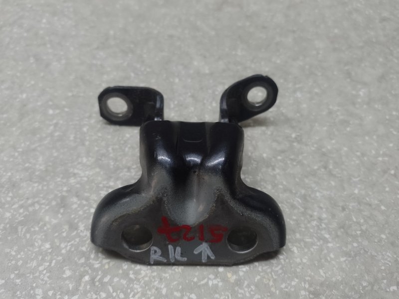 Запчасть петля двери верхняя задняя левая SUBARU FORESTER 12-19 2013 2.5 FB25B 60479FJ011 Б/У Петля двери верхняя задняя левая SUBARU FORESTER 12-19 2013 2.5 FB25B 60479FJ011 Б/У