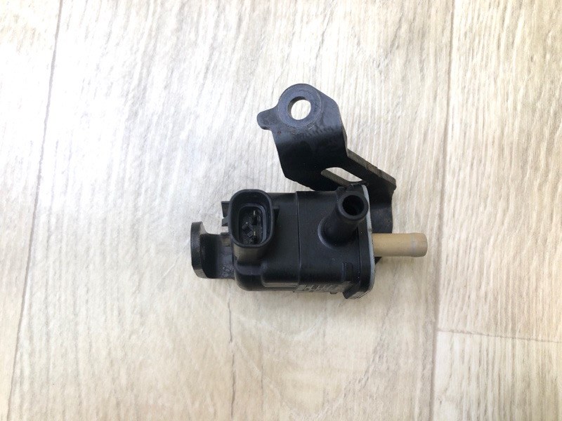 Клапан электромагнитный (вакуумный) SIENNA 11-16 2014 3.5 2GR-FE