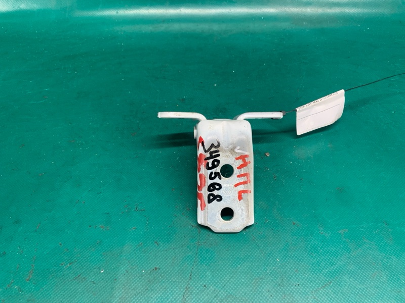 Петля двери нижняя передняя левая ELANTRA AD 16- 2016 2.0 G4NH Петля двери нижняя передняя левая ELANTRA AD 16- 2016 2.0 G4NH