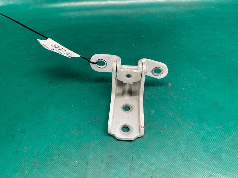 Петля двери нижняя передняя левая HYUNDAI ELANTRA AD 16- 2.0 G4NH Петля двери нижняя передняя левая HYUNDAI ELANTRA AD 16- 2.0 G4NH