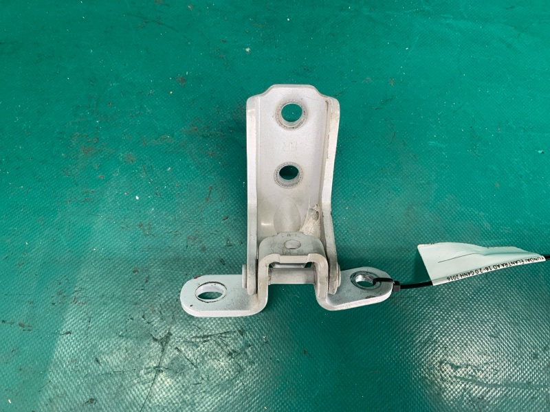 Петля двери нижняя передняя правая HYUNDAI ELANTRA AD 16- 2.0 G4NH