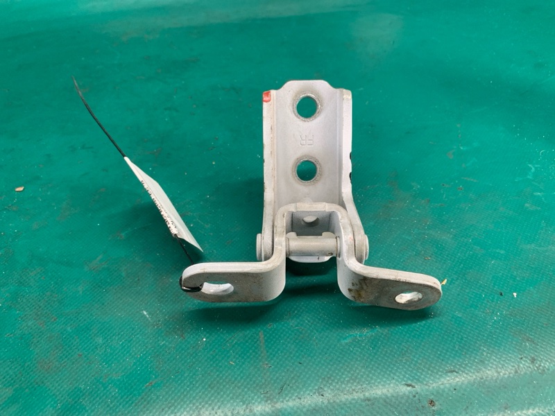 Петля двери верхняя передняя левая ELANTRA AD 16- 2016 2.0 G4NH