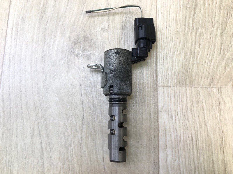 Клапан изменения фаз ГРМ TOYOTA SIENNA 11-16 2014 3.5 2GR-FE 15330-0P020 Б/У