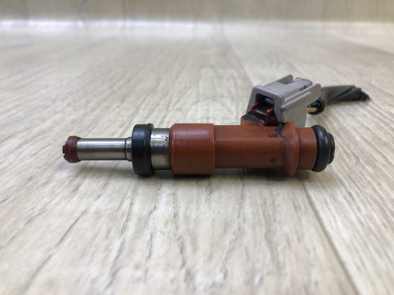 Форсунка топливная SIENNA 11-16 2014 3.5 2GR-FE Форсунка топливная SIENNA 11-16 2014 3.5 2GR-FE