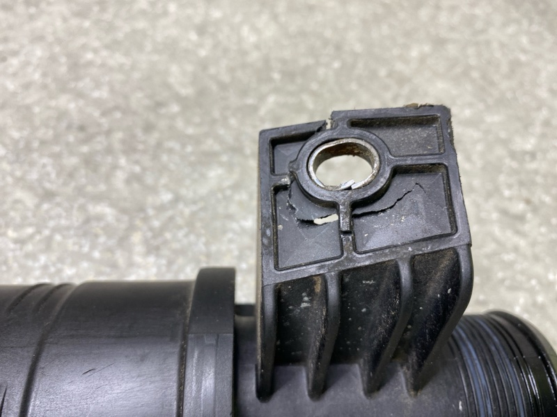 Патрубок интеркулера FORD ESCAPE 19 - C15FDOS Патрубок интеркулера FORD ESCAPE 19 - C15FDOS