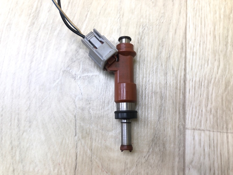 Запчасть форсунка топливная TOYOTA SIENNA 11-16 2014 3.5 2GR-FE 23209-0P010 Б/У Форсунка топливная TOYOTA SIENNA 11-16 2014 3.5 2GR-FE 23209-0P010 Б/У
