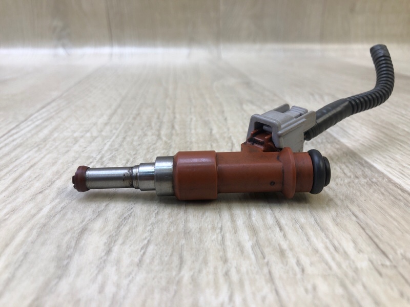 Форсунка топливная SIENNA 11-16 2014 3.5 2GR-FE Форсунка топливная SIENNA 11-16 2014 3.5 2GR-FE