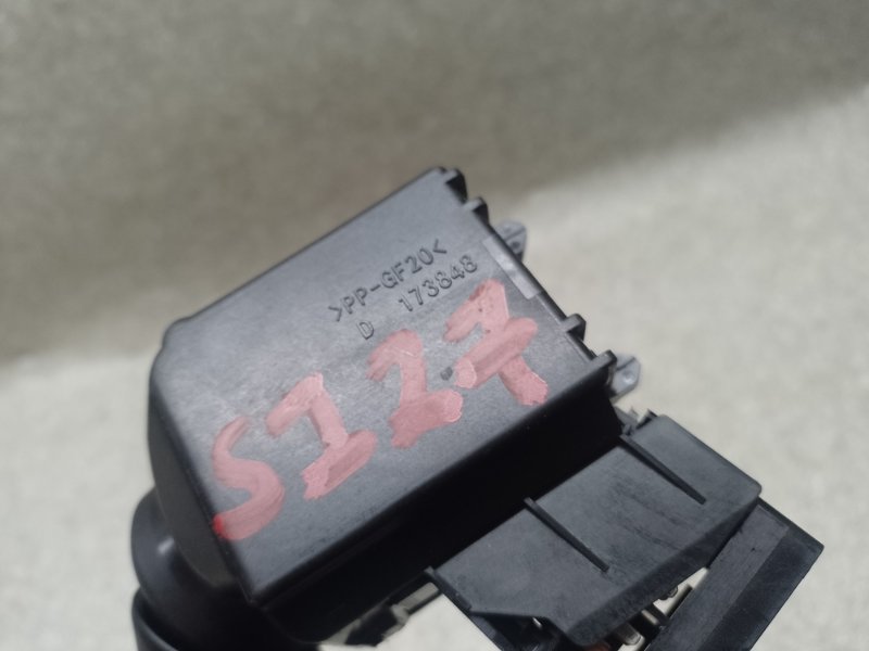 Подрулевой переключатель правый FORESTER 12-19 2013 2.5 FB25B