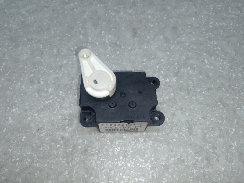 Запчасть моторчик заслонки печки SUBARU FORESTER 12-19 2013 2.5 FB25B 72131YC001 Б/У Моторчик заслонки печки SUBARU FORESTER 12-19 2013 2.5 FB25B 72131YC001 Б/У