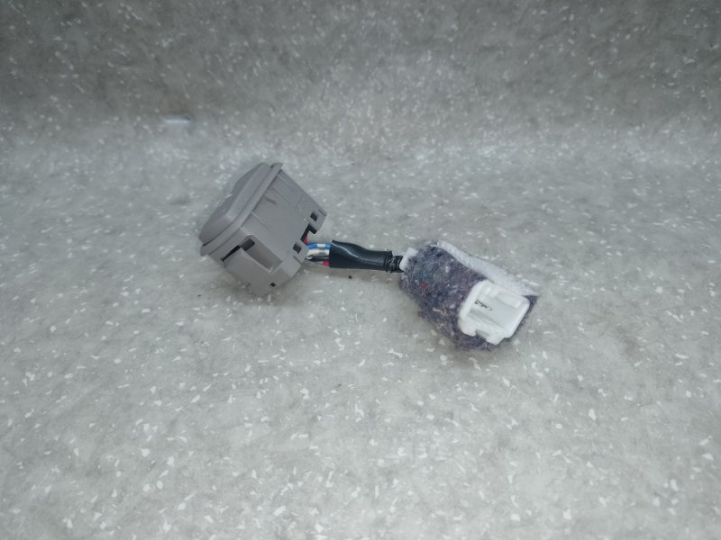 Кнопка регулировки сиденья передняя левая FORESTER 12-19 2013 2.5 FB25B