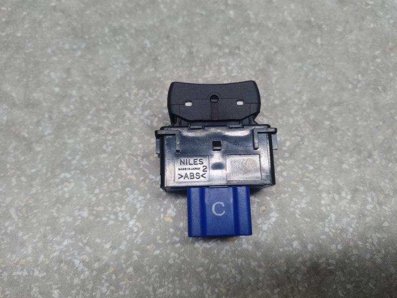 Кнопка обогрева сидений передняя левая FORESTER 12-19 2013 2.5 FB25B