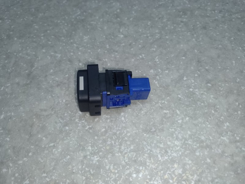 Кнопка открывания багажника внутренняя FORESTER 12-19 2013 2.5 FB25B