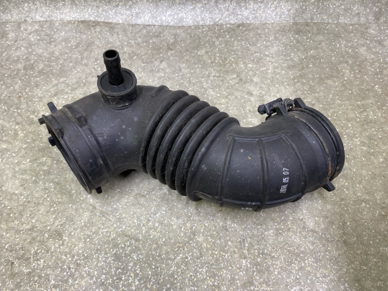 Патрубок воздушного фильтра ACCENT RB 10- 2014 ХЭТЧБЭК 1.6 G4FD Патрубок воздушного фильтра ACCENT RB 10- 2014 ХЭТЧБЭК 1.6 G4FD