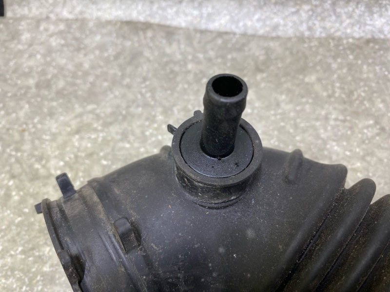 Патрубок воздушного фильтра HYUNDAI ACCENT RB 10- ХЭТЧБЭК 1.6 G4FD Патрубок воздушного фильтра HYUNDAI ACCENT RB 10- ХЭТЧБЭК 1.6 G4FD