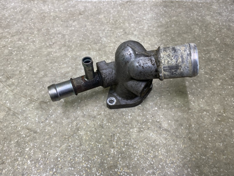 Фланец системы охлаждения ACCENT RB 10- 2014 ХЭТЧБЭК 1.6 G4FD