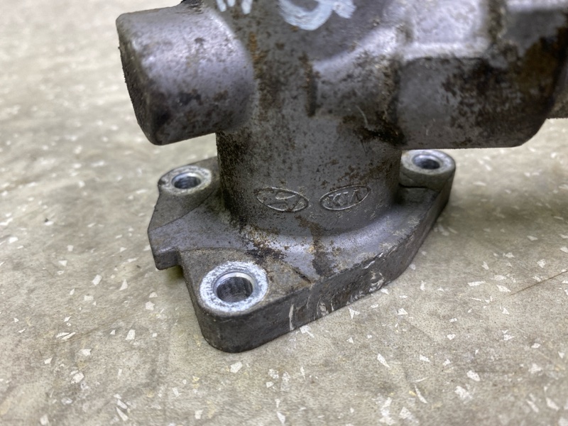 Фланец системы охлаждения HYUNDAI ACCENT RB 10- ХЭТЧБЭК 1.6 G4FD