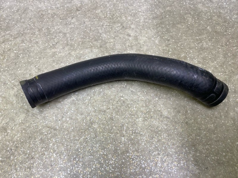 Патрубок системы охлаждения ACCENT RB 10- 2014 ХЭТЧБЭК 1.6 G4FD