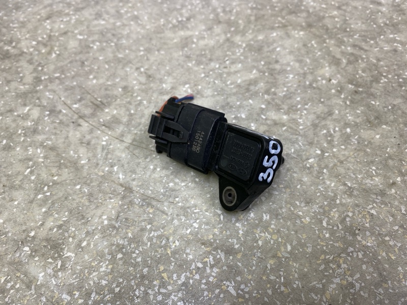 Запчасть датчик абсолютного давления (map sensor) HYUNDAI ACCENT RB 10- 2014 ХЭТЧБЭК 1.6 G4FD 39300-2B000 Б/У Датчик абсолютного давления (MAP sensor) HYUNDAI ACCENT RB 10- 2014 ХЭТЧБЭК 1.6 G4FD 39300-2B000 Б/У