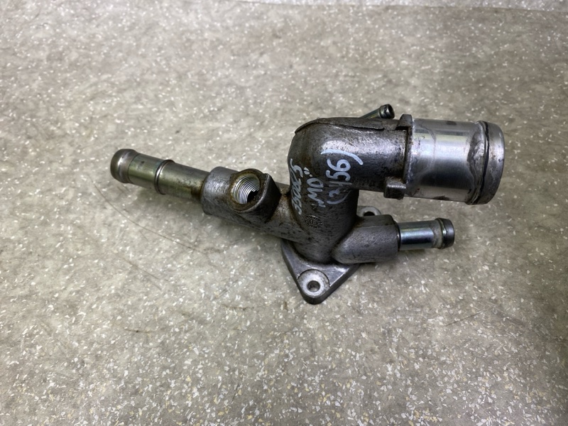 Фланец системы охлаждения HYUNDAI ELANTRA MD 10-15 2013 1.8 G4NB 25600-2E000 Б/У