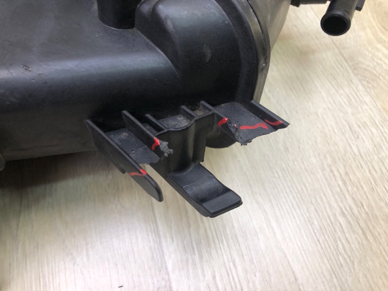 Корпус воздушного фильтра TACOMA 05-15 2015 4.0 1GRFE