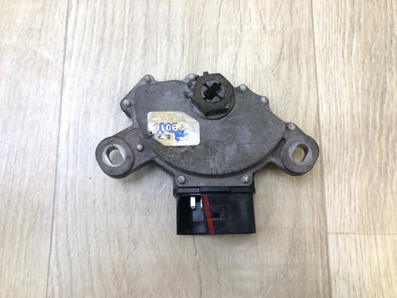 Датчик положения селектора АКПП TIGUAN 16-23 2018 DGUA 2.0