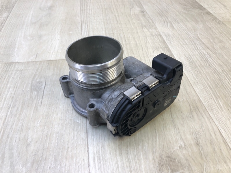 Дроссельная заслонка VOLKSWAGEN TIGUAN 16-23 2018 DGUA 2.0 06K 133 062 AN Б/У