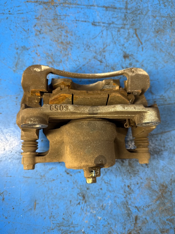 Суппорт тормозной передний левый KIZASHI 09-14 2010 J24B