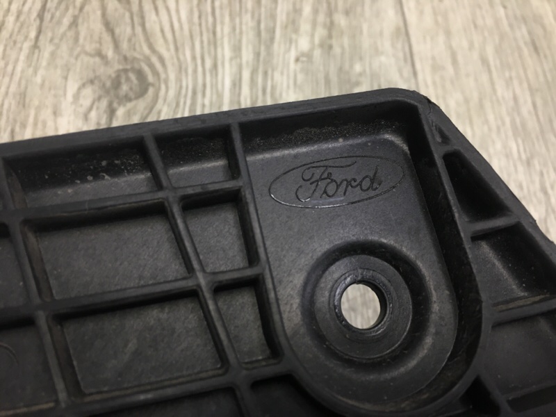 Кронштейн переднего бампера (под фарой) левый ESCAPE 12-19 2018 T15HDTX