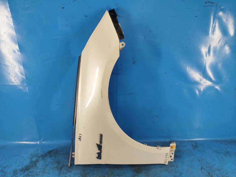 Запчасть крыло переднее правое HYUNDAI SONATA YF 10-14 2012 2.4 G4KK 66321-3S000 Б/У Крыло переднее правое HYUNDAI SONATA YF 10-14 2012 2.4 G4KK 66321-3S000 Б/У