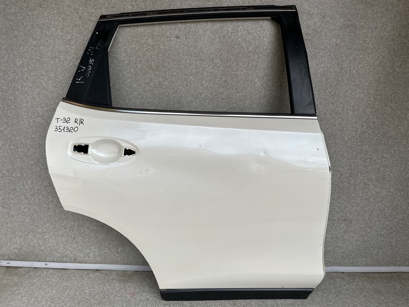 Дверь задняя правая NISSAN X-TRAIL/ROGUE T32 13-20 82100-4BA0A Б/У