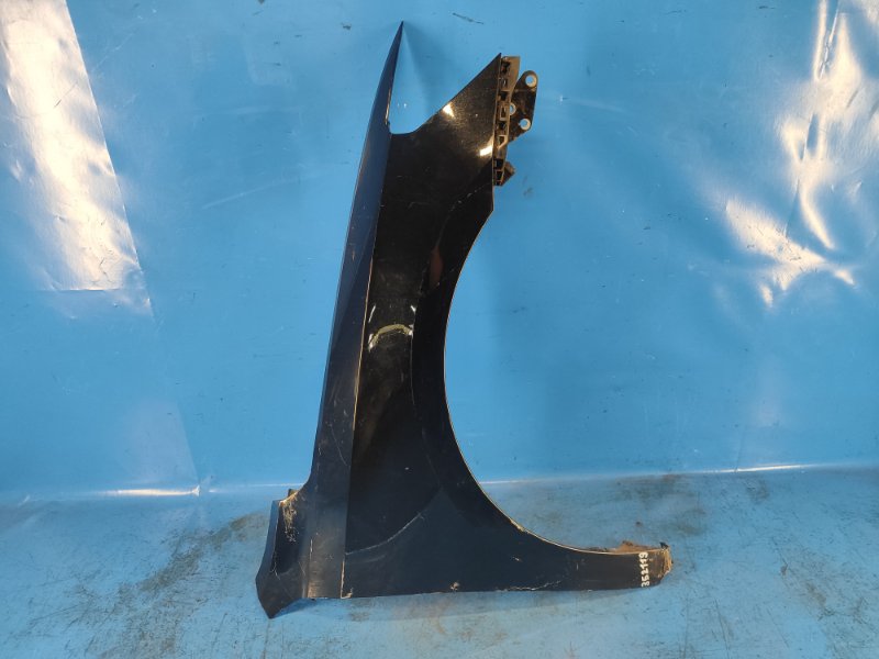 Крыло переднее правое VOLKSWAGEN PASSAT B8 14- 2015 1.8 CPRA 561 821 022 A Б/У