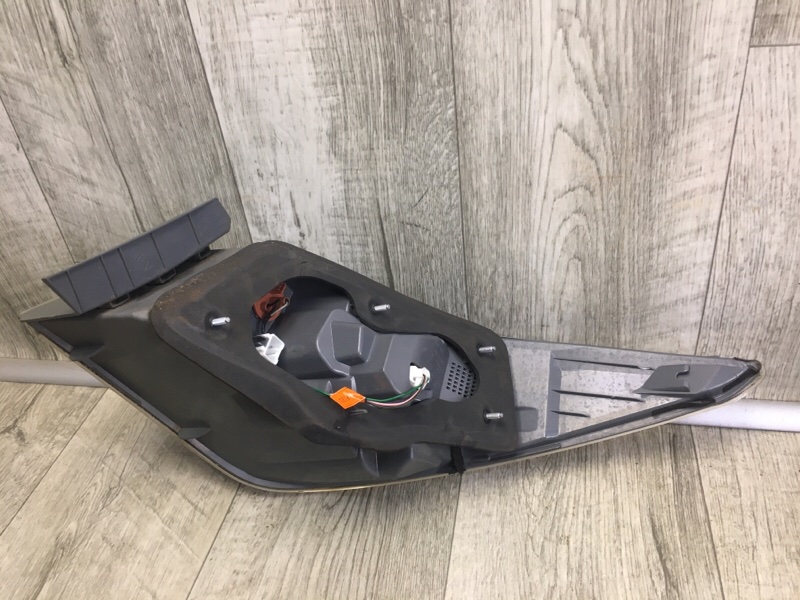 Фонарь наружный левый SONATA YF 10-14 2012 2.4 G4KK Фонарь наружный левый SONATA YF 10-14 2012 2.4 G4KK