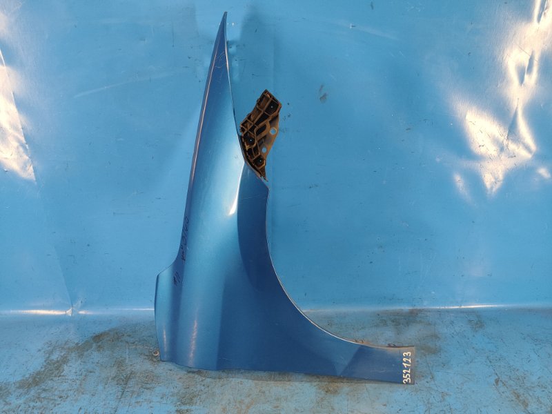 Крыло переднее правое HYUNDAI ELANTRA AD 16- 66320-F2000 Б/У