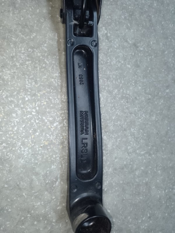 Поводок стеклоочистителя передний левый X-TRAIL/ROGUE T32 13-20 2016 2.5 QR25DE