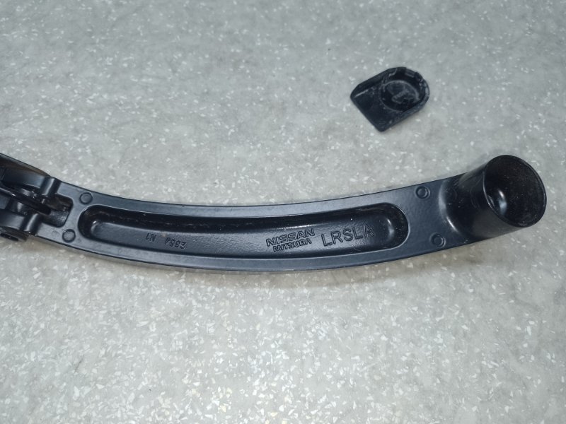 Поводок стеклоочистителя передний правый X-TRAIL/ROGUE T32 13-20 2016 2.5 QR25DE