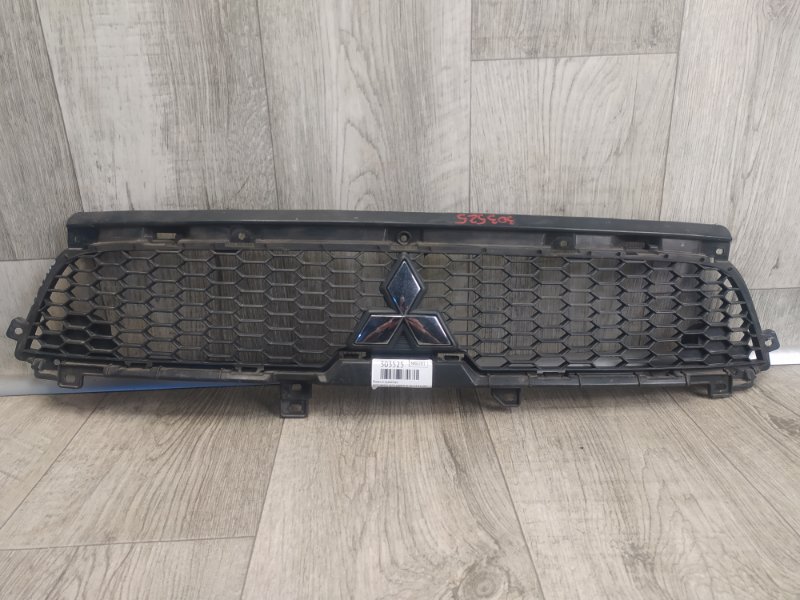 Решетка радиатора MITSUBISHI OUTLANDER XL 05-13 2010 3.0 6B31 6402A198 Б/У